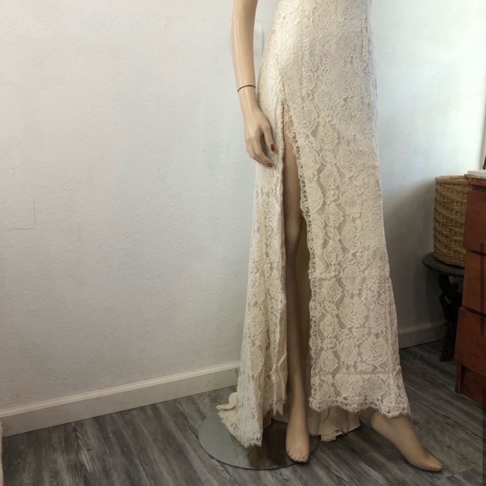Fame and Partners Romantic rosettes long lace dress - Picture 12 of 16